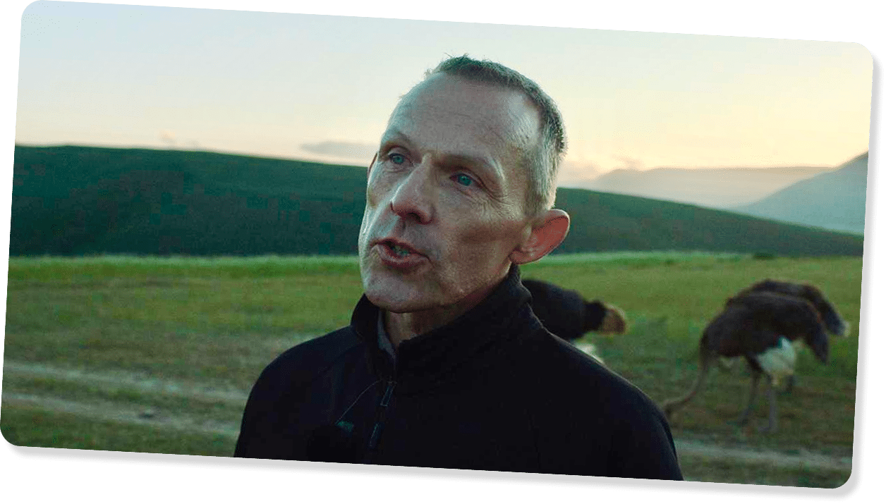 Axel Ritterhaus mit Straußen